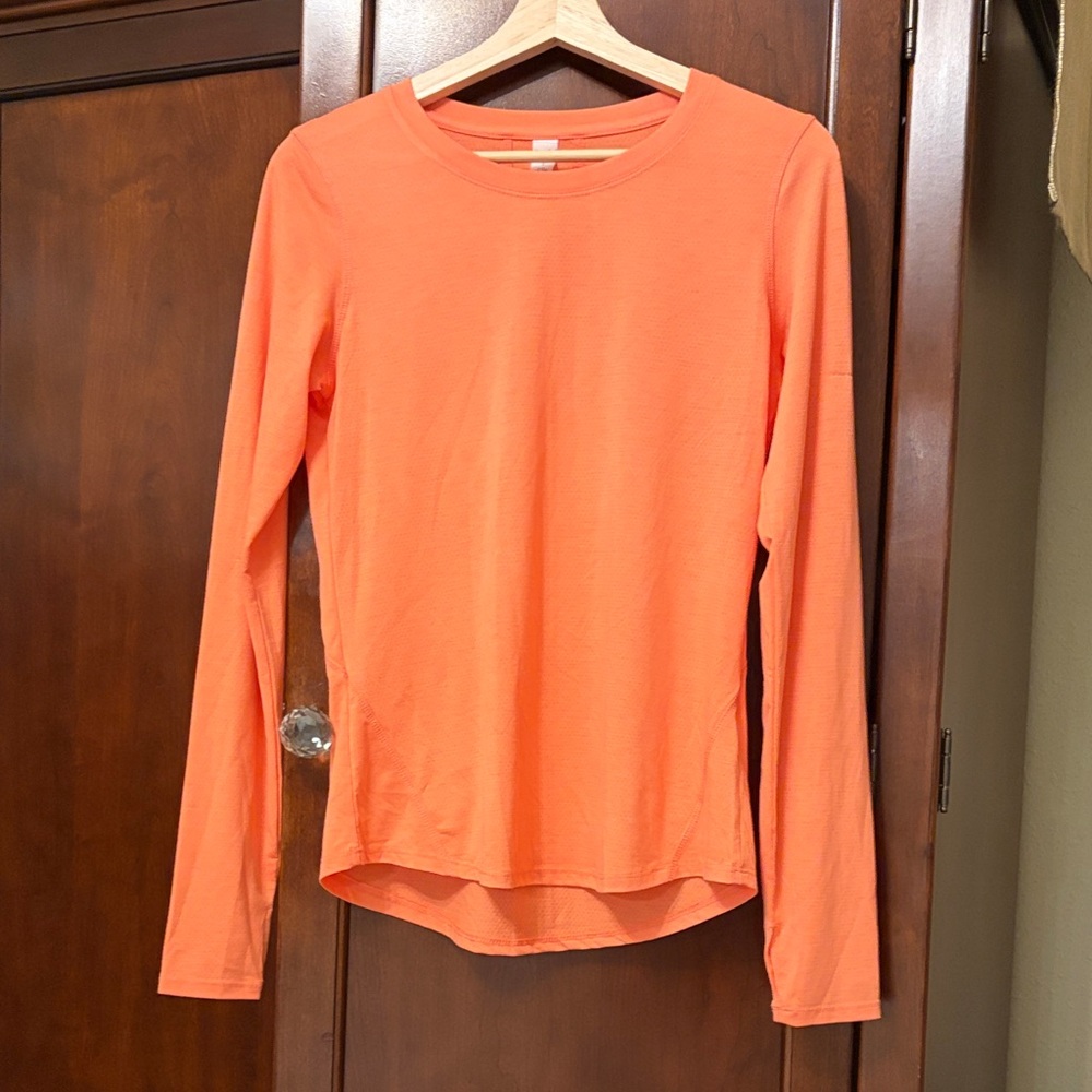 Marika peach  Long Sleeve Women's Tee